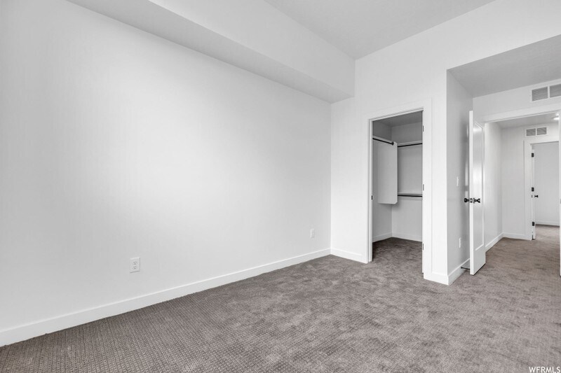 Building Photo - 5941 N Cardiff Pass Dr