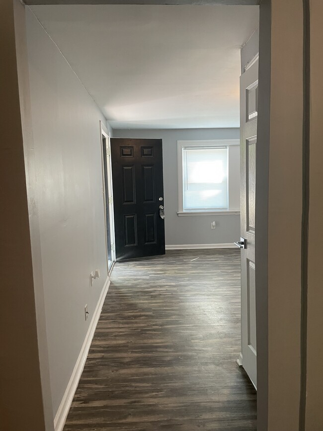 Building Photo - 207 Colleton Rd