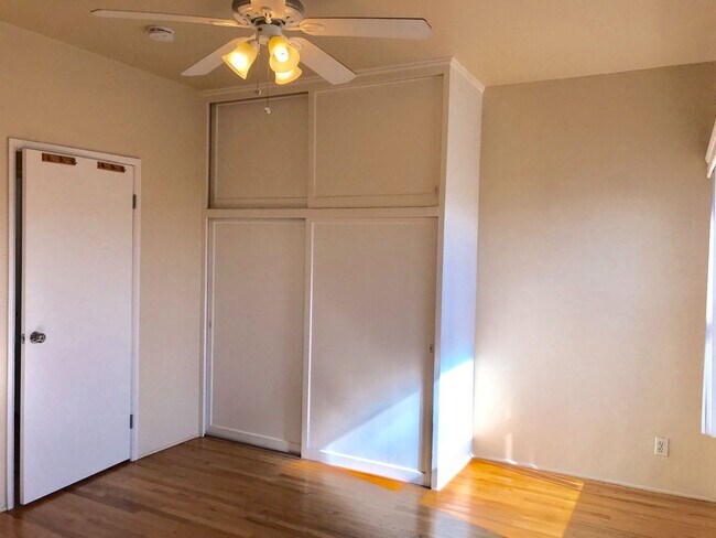 Building Photo - MOVE IN READY! Minutes from Little Italy! ...