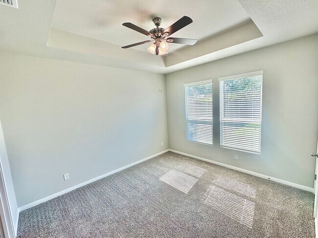 Building Photo - Luxury 3-Bed, 2-Bath Duplex in Buda!