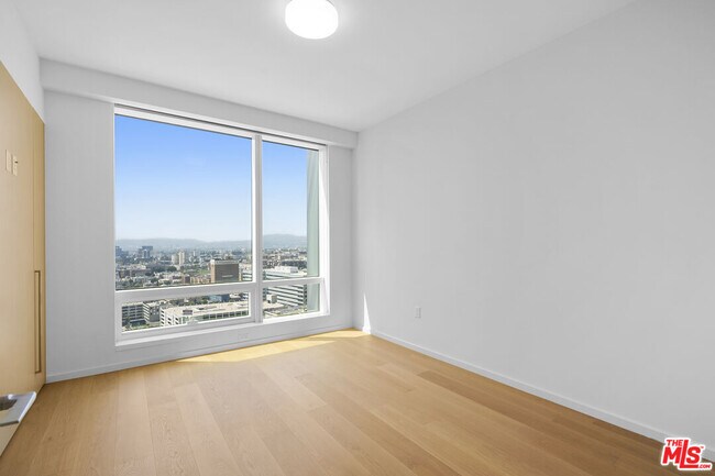 Building Photo - 877 Francisco St