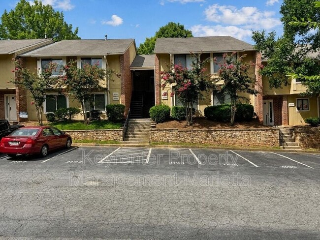 Building Photo - 2190 Palmyra Dr