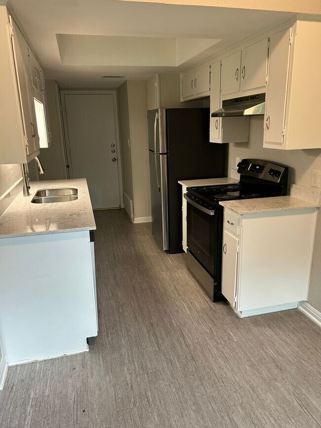 Building Photo - ANDX PROPS, LLC  6 (11700 Sierra Nevada)