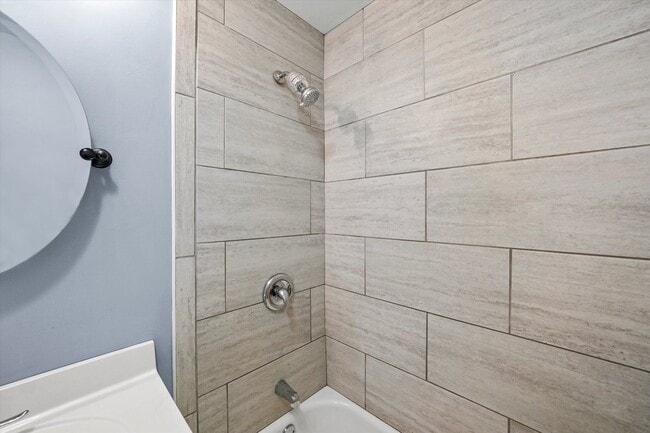 Building Photo - 1331 Highland Ave