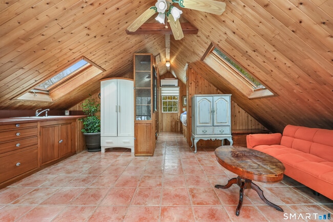 Building Photo - 167 North Ave