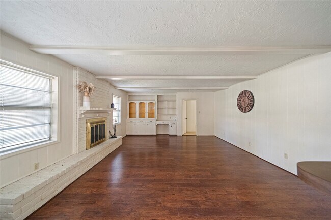 Building Photo - 1115 Pear Tree Ln