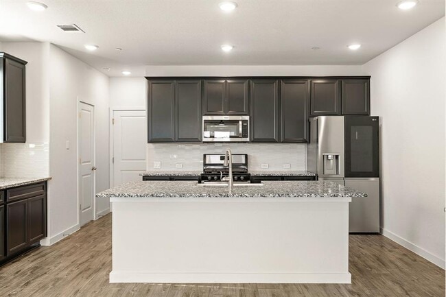 Building Photo - 2500 FOREST CREEK Dr