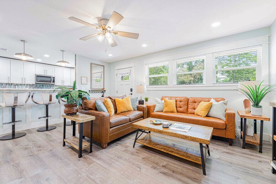 Building Photo - 22 Waynel Cir SE