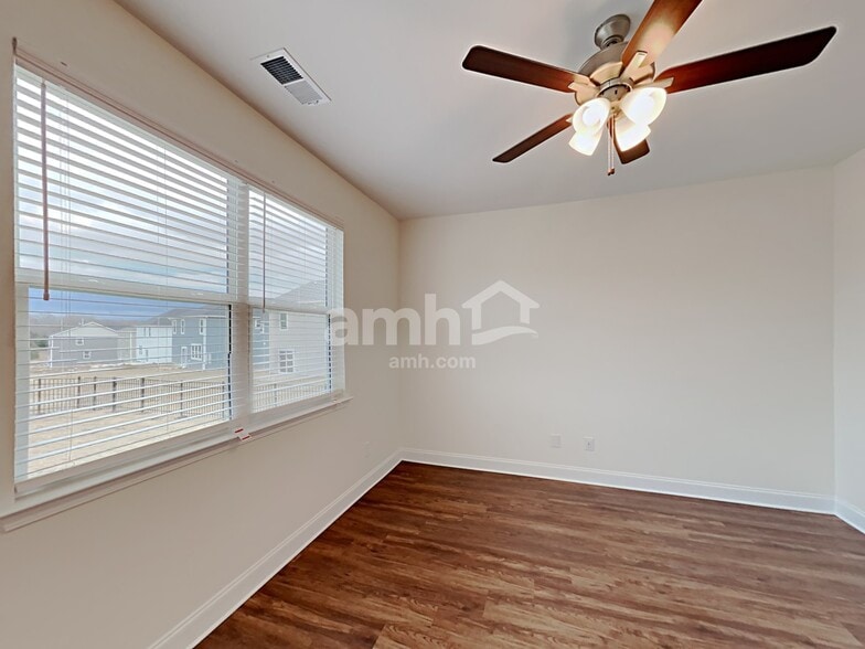 Building Photo - 1114 Amberly Wy