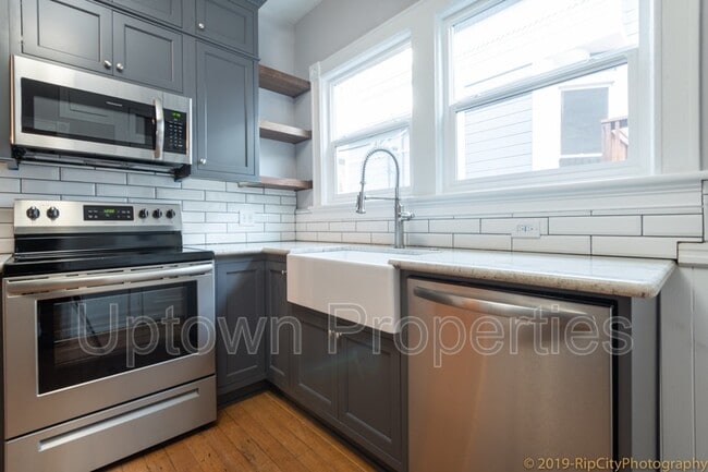 Building Photo - 616 NW 22nd Ave