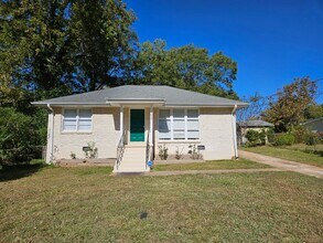 Building Photo - Nice 3 bed 1 bath home located in Marietta minutes from I-75