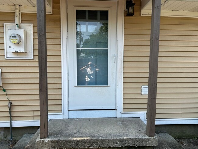 Building Photo - Single Family Home on 3rd Street