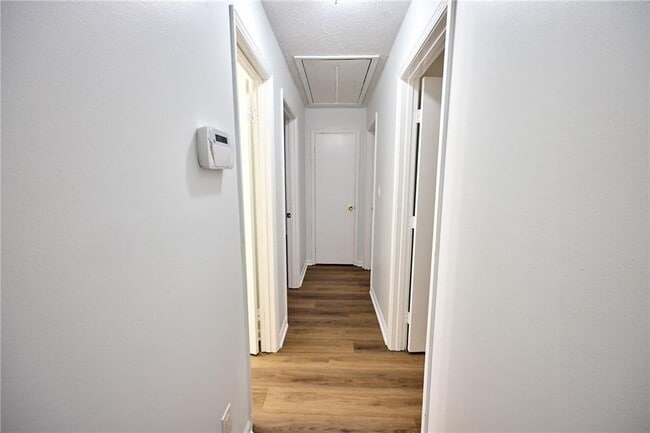 Building Photo - 1718 Country Park Way
