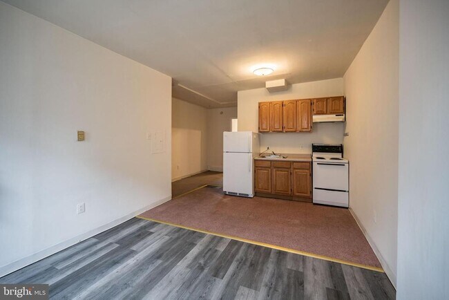 Building Photo - 1534 S 4th St