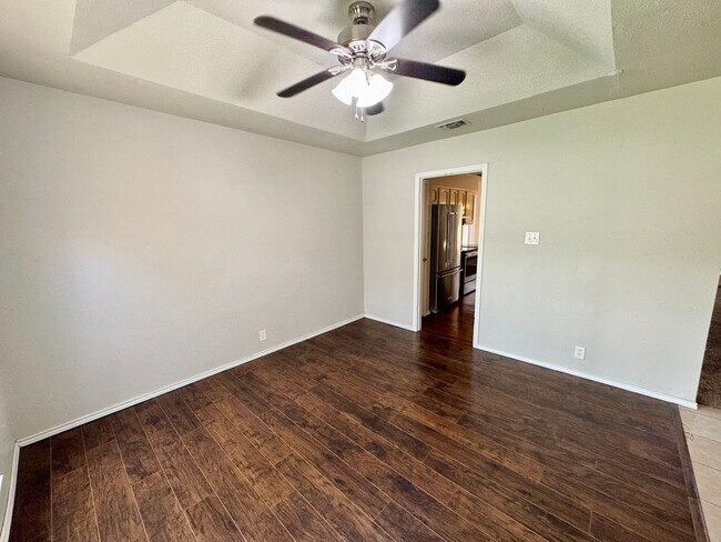 Building Photo - 4410 Lakebend W Dr