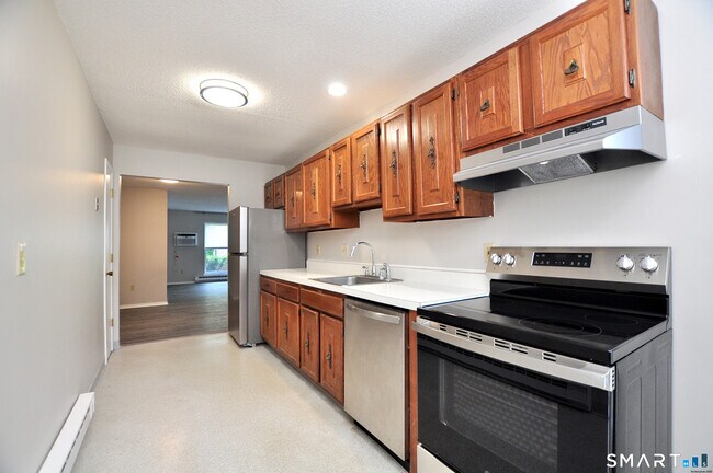 Building Photo - 71 Wellington Dr