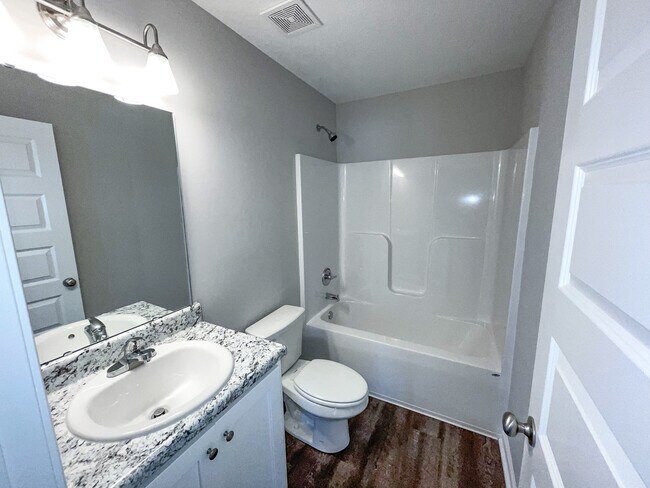 Building Photo - 354 S Bridgeport Dr