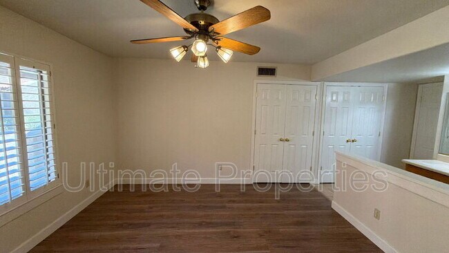 Building Photo - 5814 W Gelding Dr