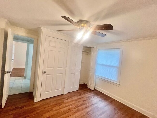 Building Photo - RENT SPECIAL: Cozy 2BR Cottage/No Carpet, ...