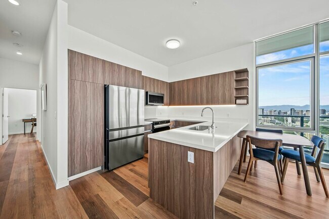 Building Photo - 1515 Liona St