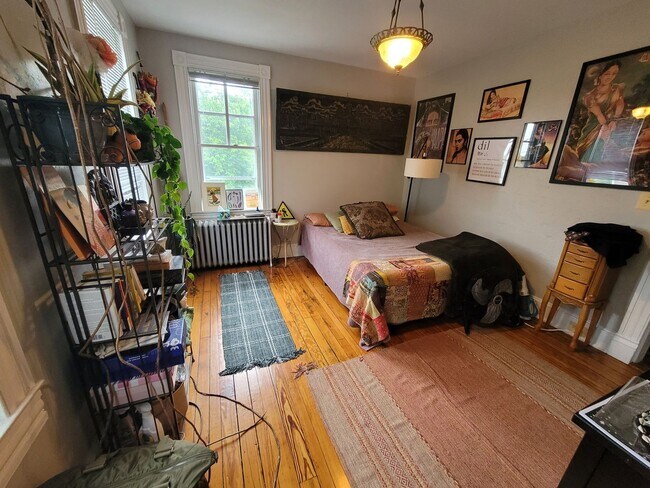 Building Photo - 3644 Roland Ave