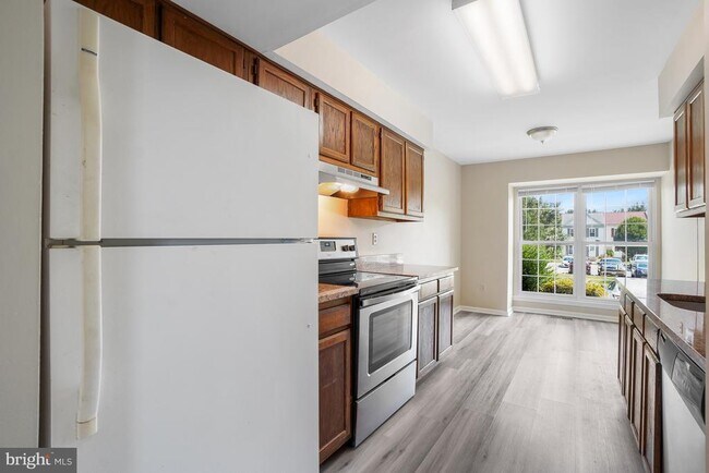 Building Photo - 3121 Benton Square Dr