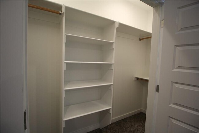 Building Photo - 2711 Vinson Rd