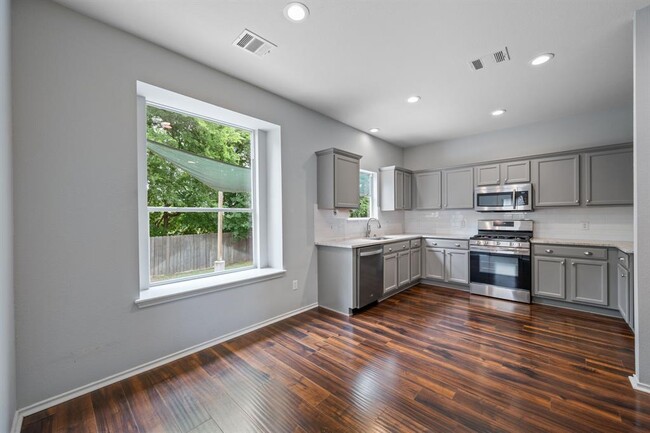 Building Photo - 2114 Campfield Pkwy