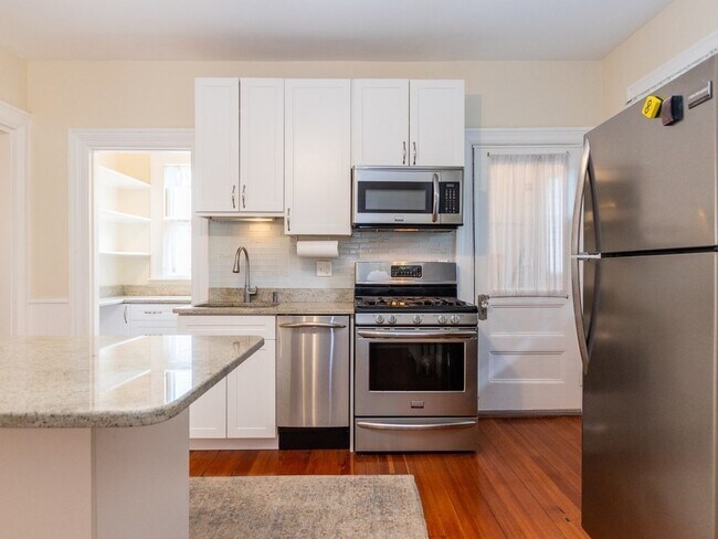 Building Photo - 40 Marshall St