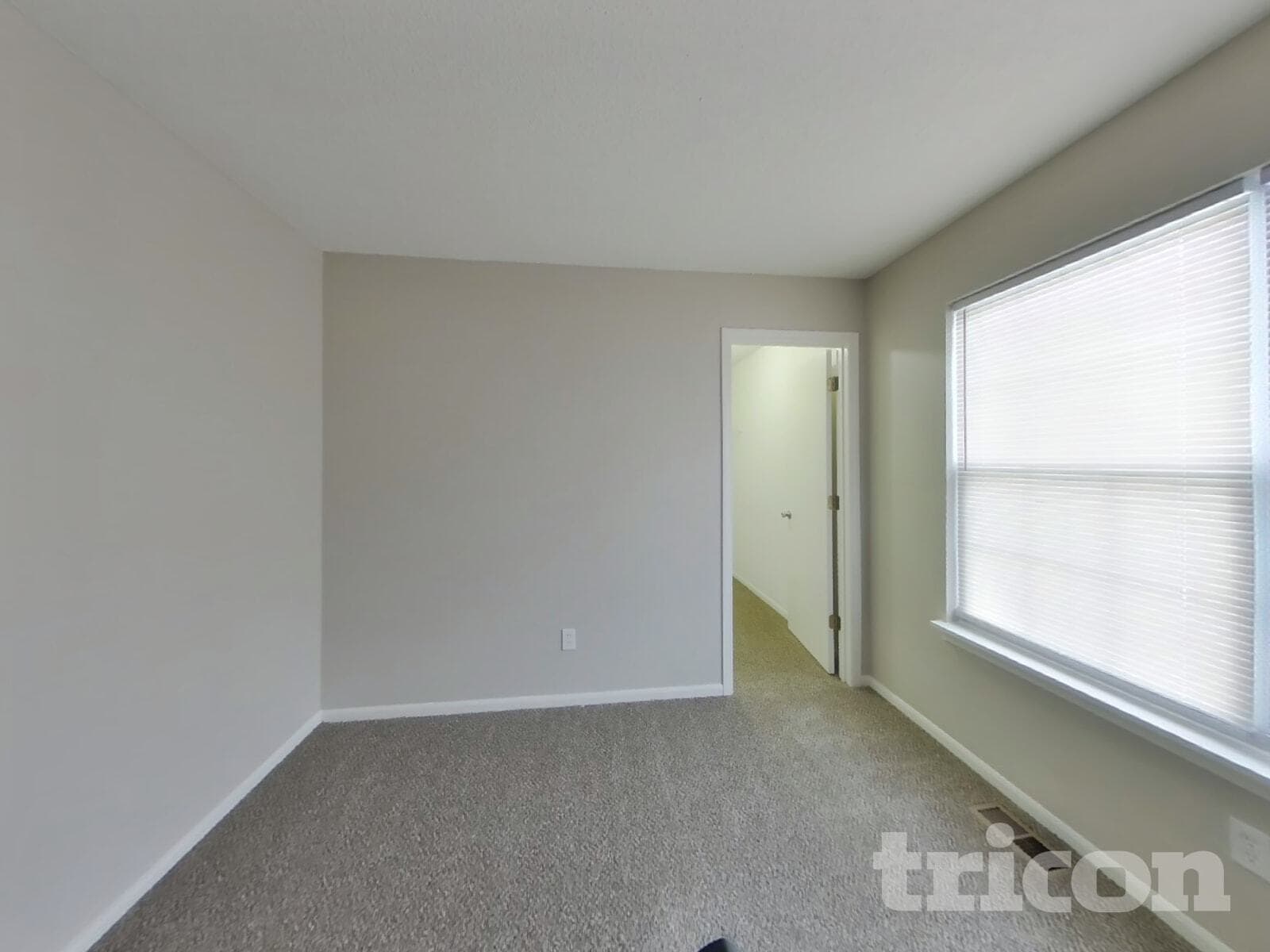 Building Photo - 484 Brookstone Dr