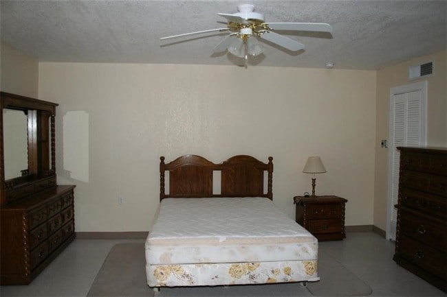 Building Photo - 7217 Cuba Dr