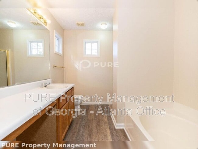 Building Photo - 624 Bedford Ct