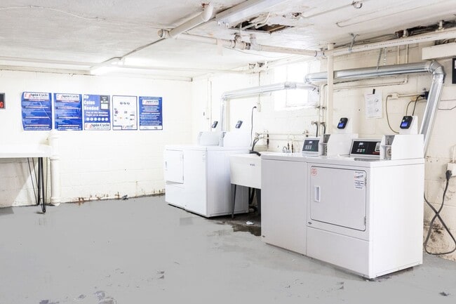 Building Photo - 16D Troy Dr