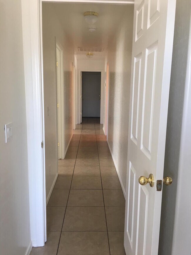 Building Photo - South Phoenix 4 Bed 2 Bath
