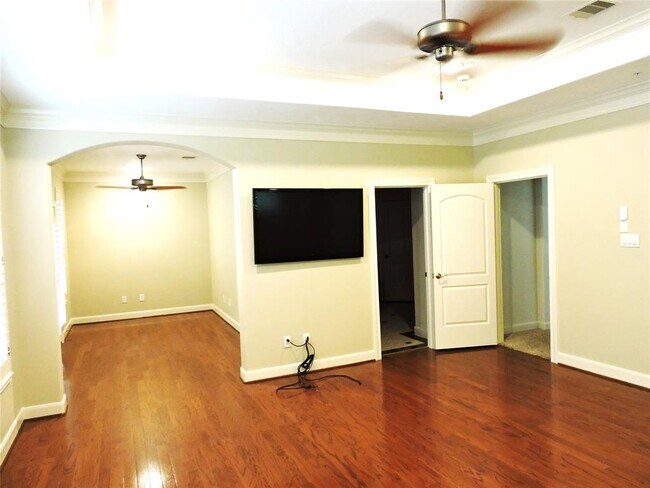 Building Photo - 14 Sweetwater Ct