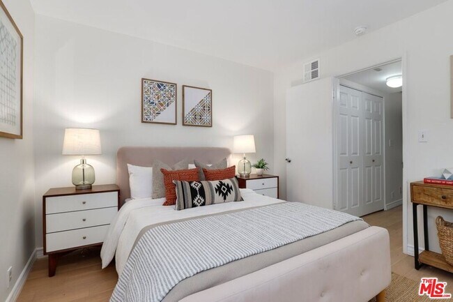 Building Photo - 848 Lincoln Blvd