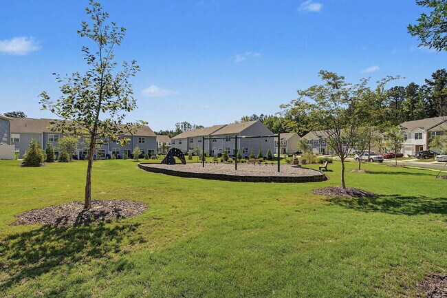 Building Photo - Furnished 3-Bed Townhouse in Durham