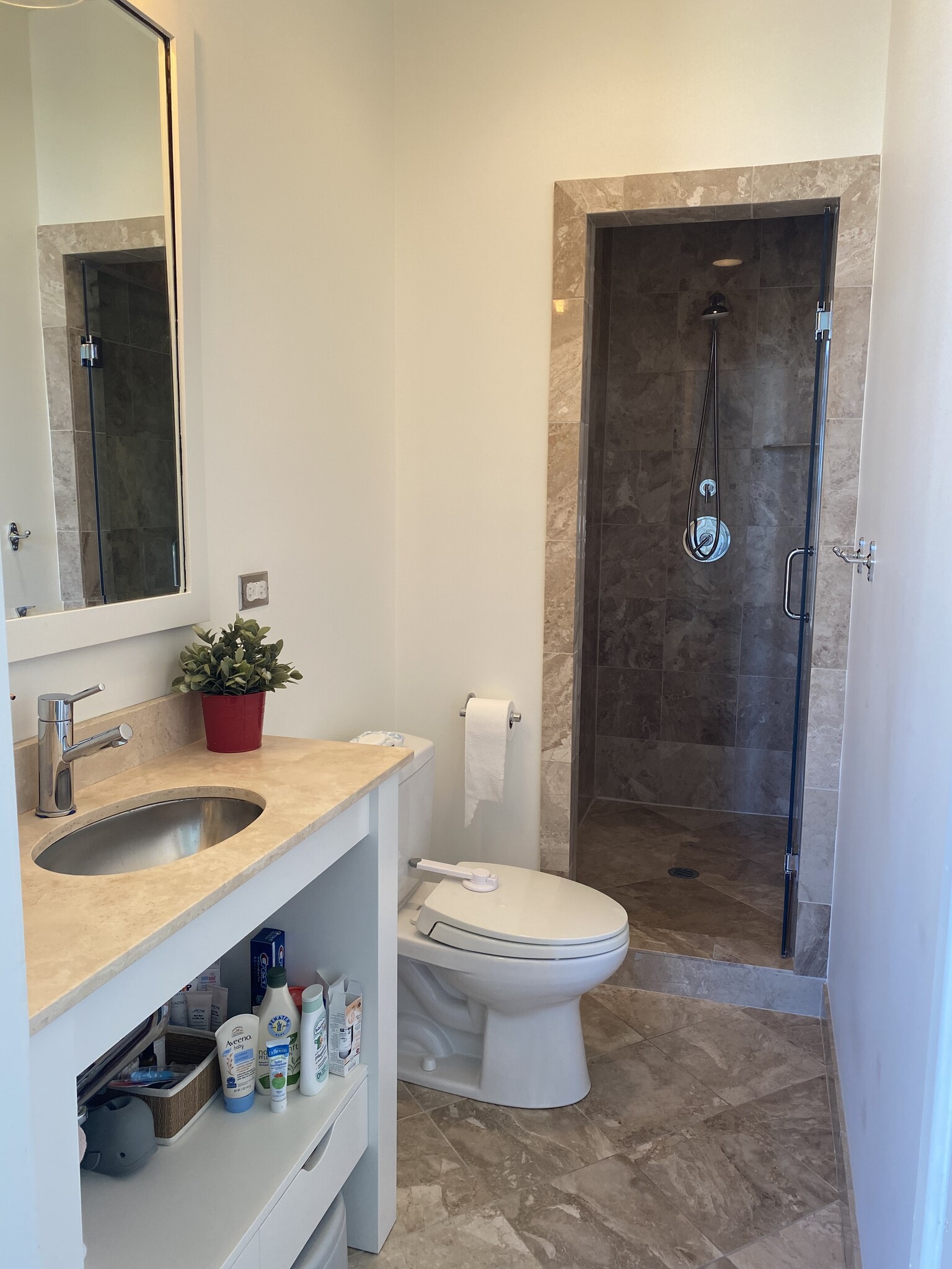 2nd Bedroom - Bathroom - 1631 N Milwaukee Ave