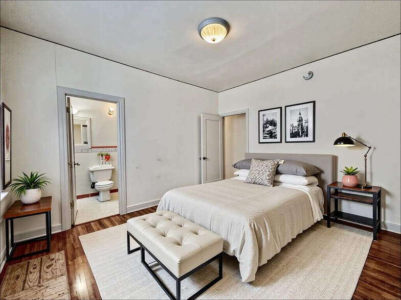 Building Photo - 145 N Sycamore Ave