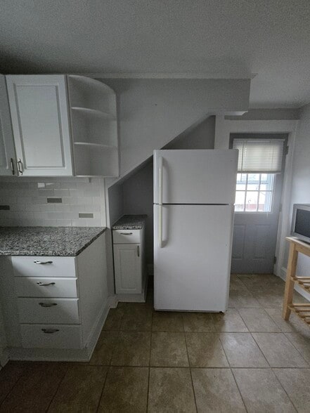 Building Photo - 2101A S 65th St