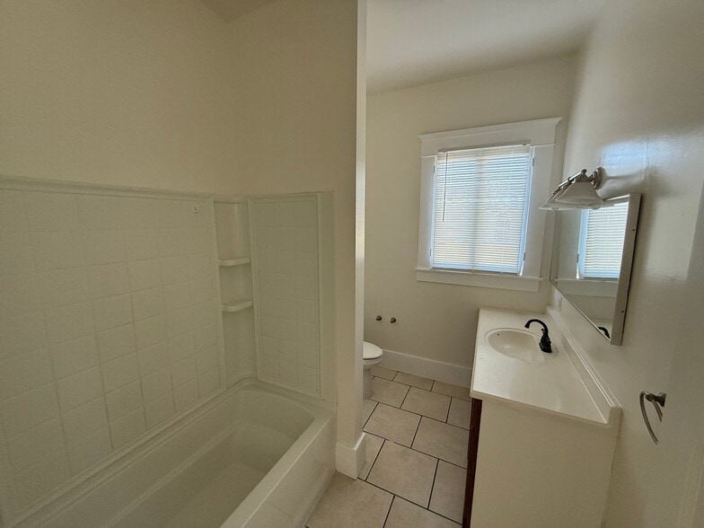 Building Photo - 563 San Francisco Ave