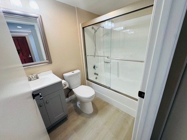 Building Photo - Luxury Living Awaits: Stunning Remodeled C...