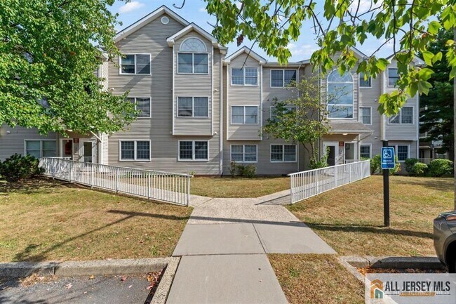 Building Photo - 418 Edpas Rd