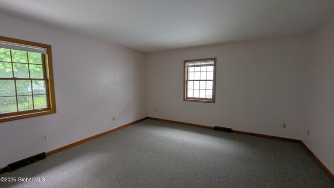 Building Photo - 821 Salina St