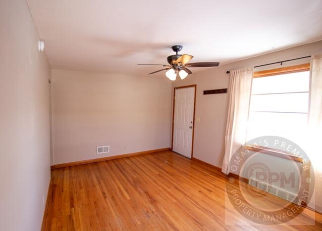 Building Photo - 2 Bed home Near Midtown!