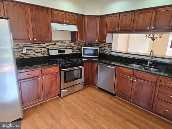 Building Photo - 300 Cinnabar Ln