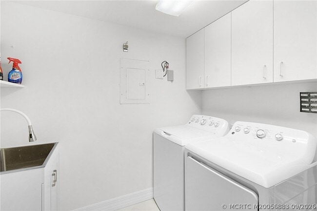 Building Photo - 8600 S Ocean Dr