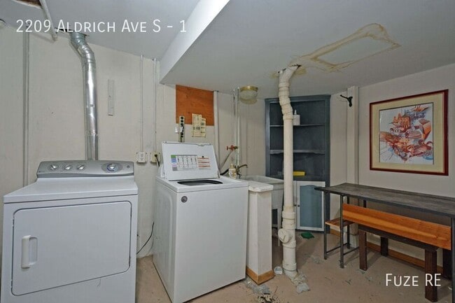 Building Photo - 2209 Aldrich Ave S