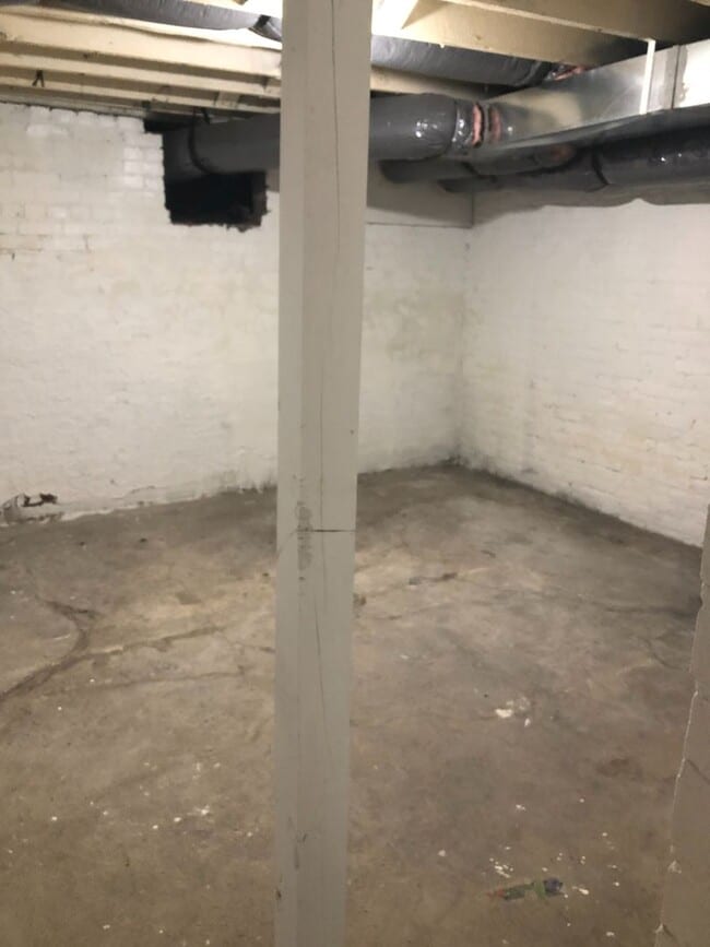 Building Photo - 239 N Tacoma Ave