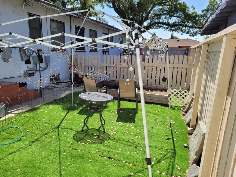 backyard - 902 Patterson Ave